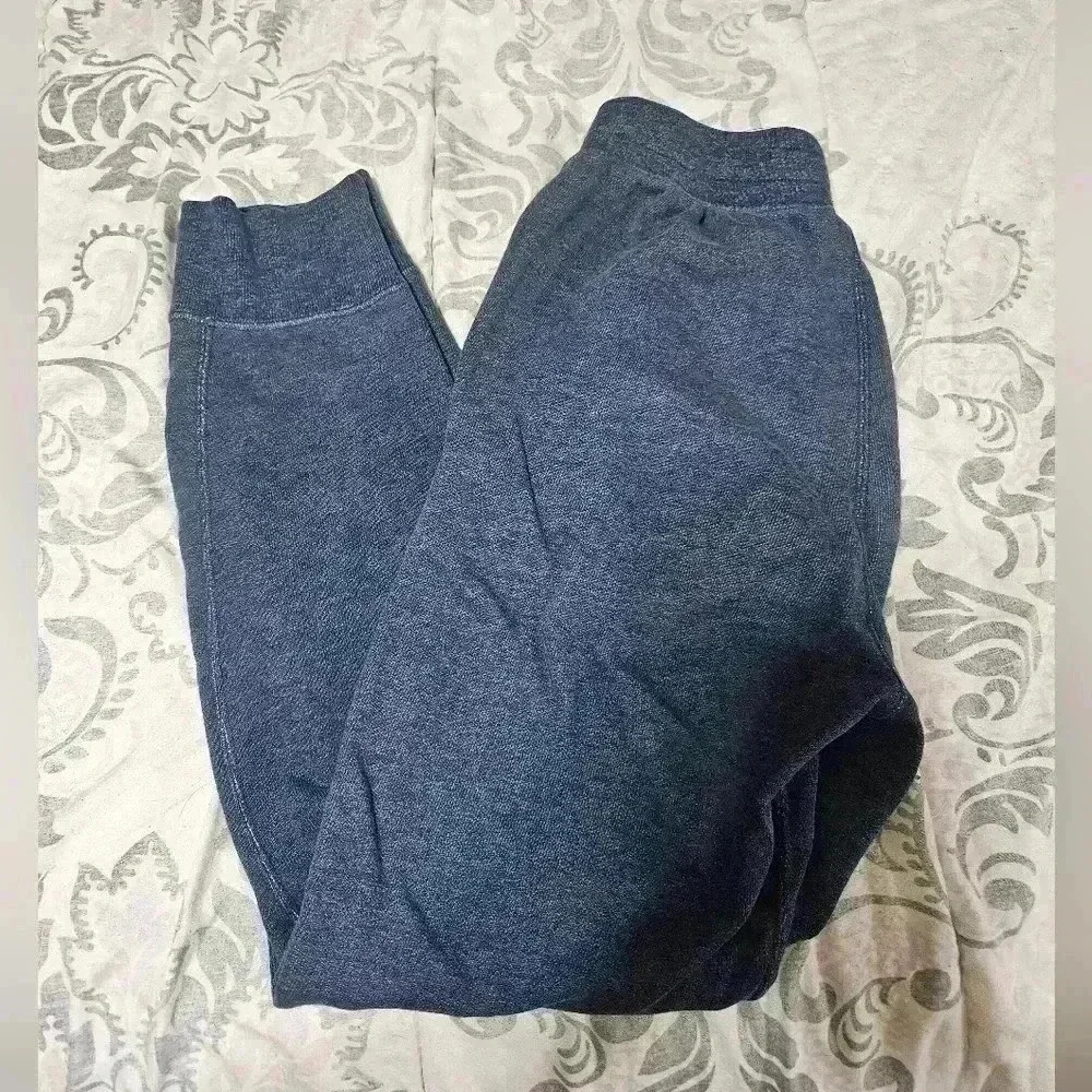 Uniqlo navy blue joggers!